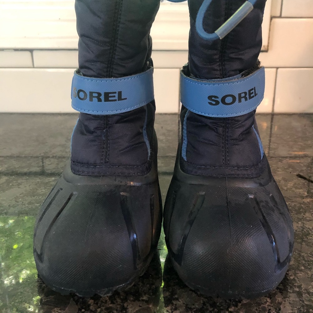 Kids Sorel Snow Boots. Like new!!